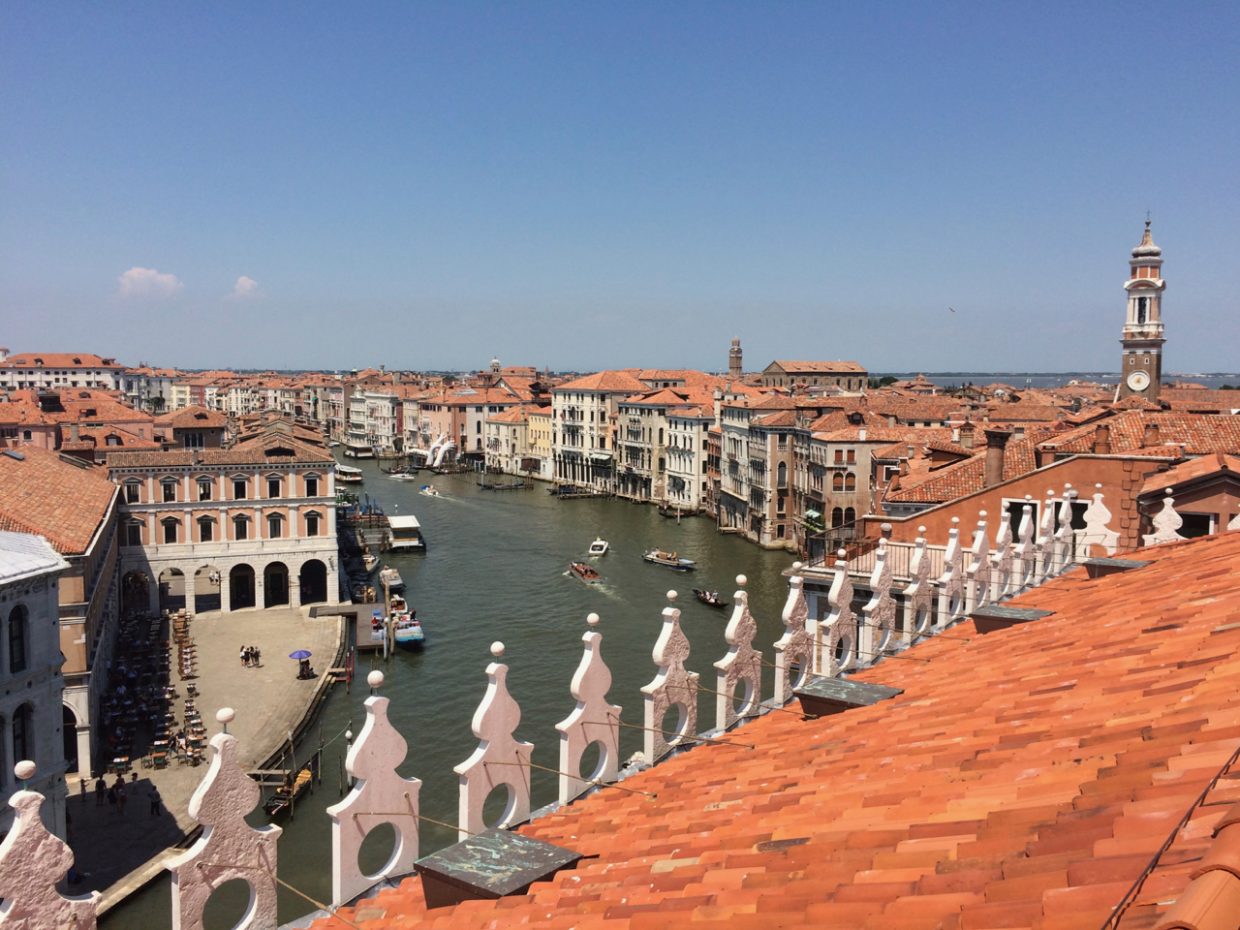 Ausblick vom Dach des Departmentstore Fondaco dei Tedeschi Venedig von oben Blick auf den Canal Grande