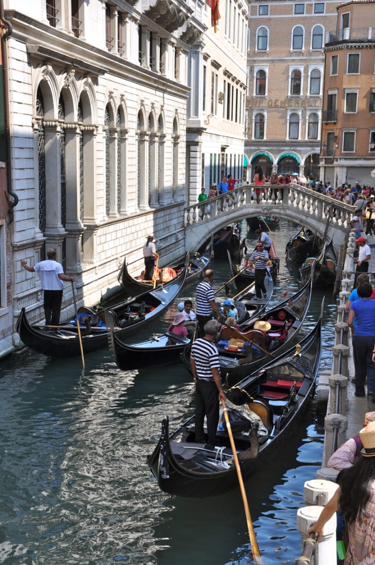 Veniceland | Gondelfahrt In Venedig | Preise, Orte Und Tipps